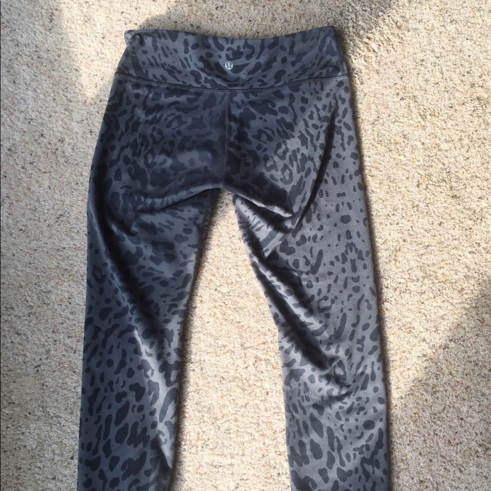 Lululemon Wunder Under Leopard crops